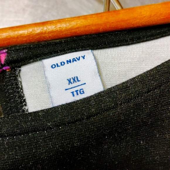 Old Navy fun, black floral dress. Size XXL - Picture 3 of 3